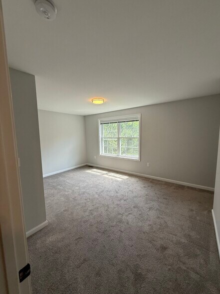 Building Photo - 86 Reservoir Dr