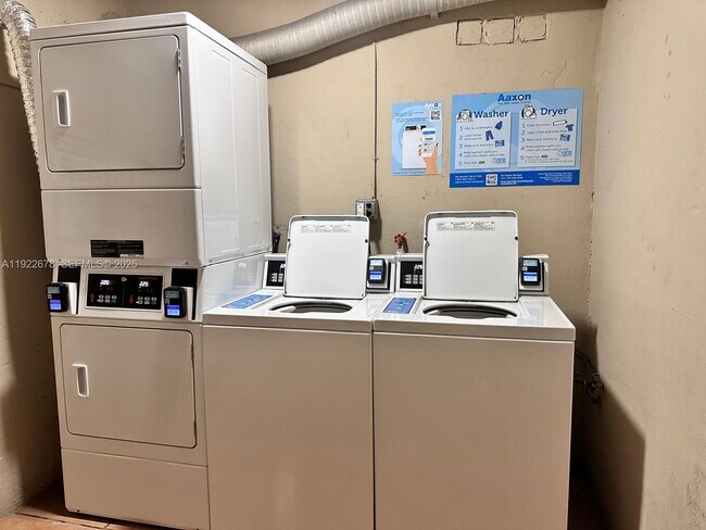 Building Photo - 10900 SW 104th St