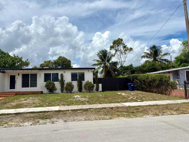 Primary Photo - 3421 NW 177th Terrace