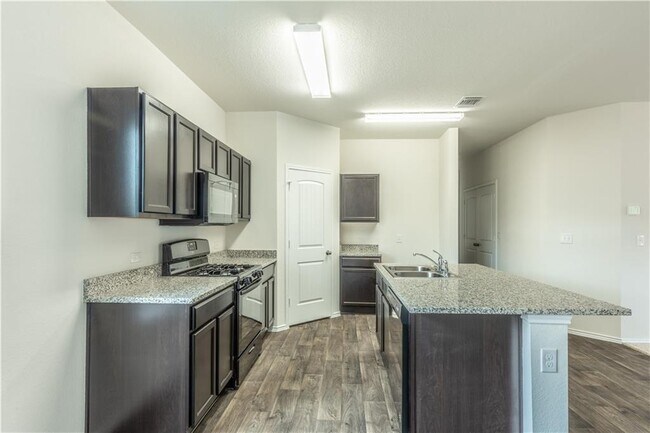 Building Photo - 15204 Kent Justin Dr