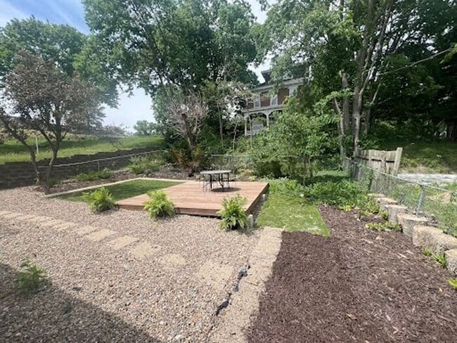 Building Photo - $2,600 | 3 Bedroom, 2 Bathroom House | Dog...