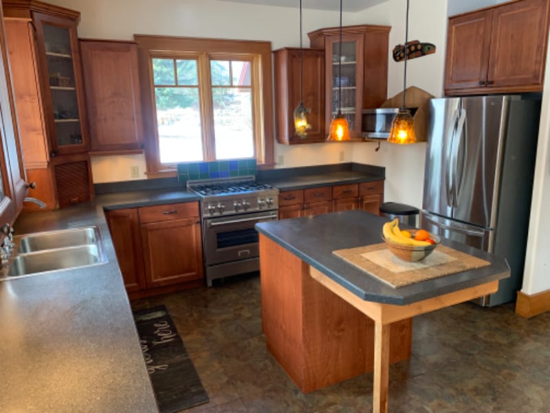 Building Photo - 1005 Creekview Dr