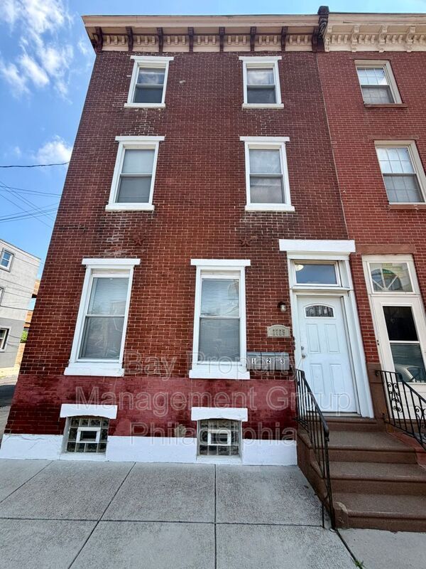 Building Photo - 2725 E Lehigh Ave