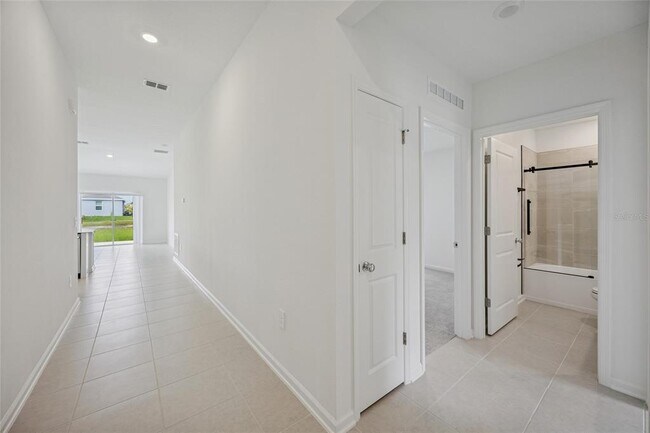 Building Photo - 4718 Golden Knight Blvd
