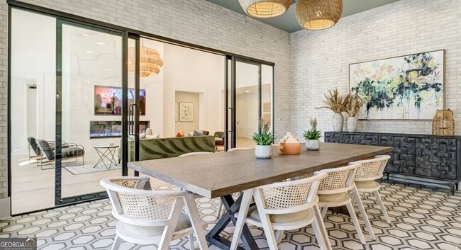 Building Photo - 550 Webb Gin House Rd