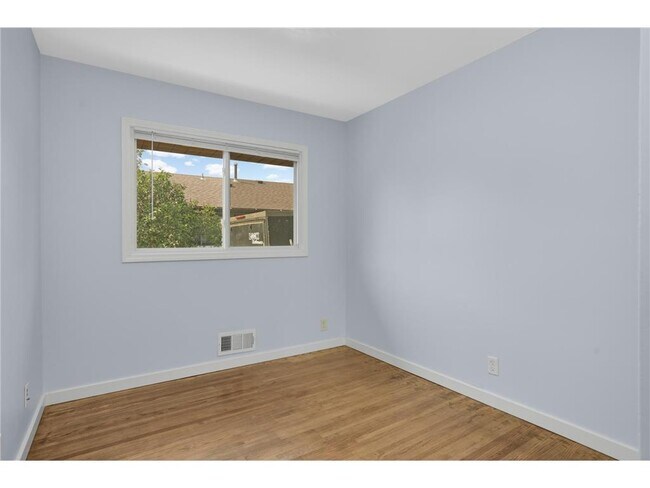 Building Photo - 4949 Jackson St NE