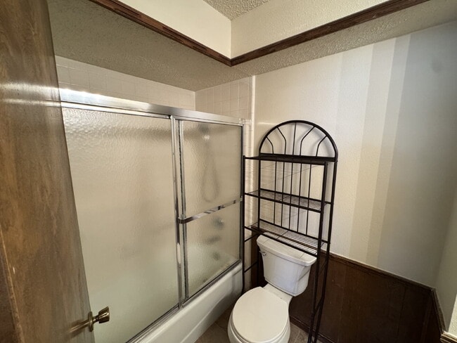 Building Photo - Beautiful Duplex Located Conveniently on Memphis Ave