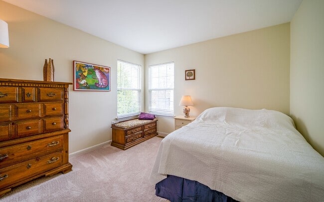 Building Photo - Stunningly Updated Home in Evergreen Meado...