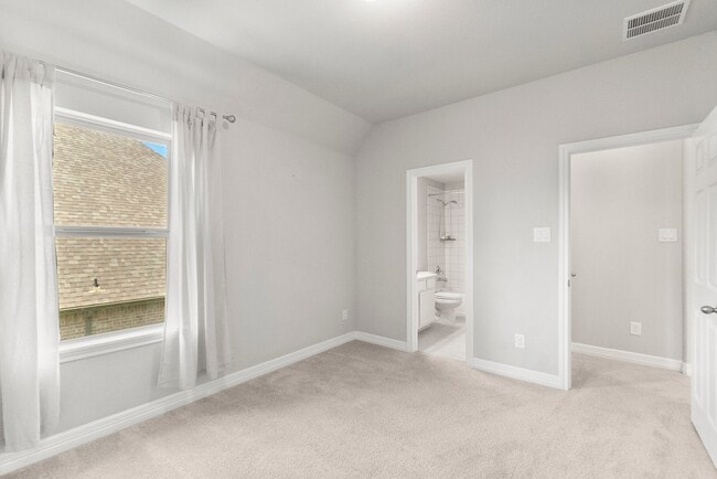 Building Photo - 2840 Jehlon Ln
