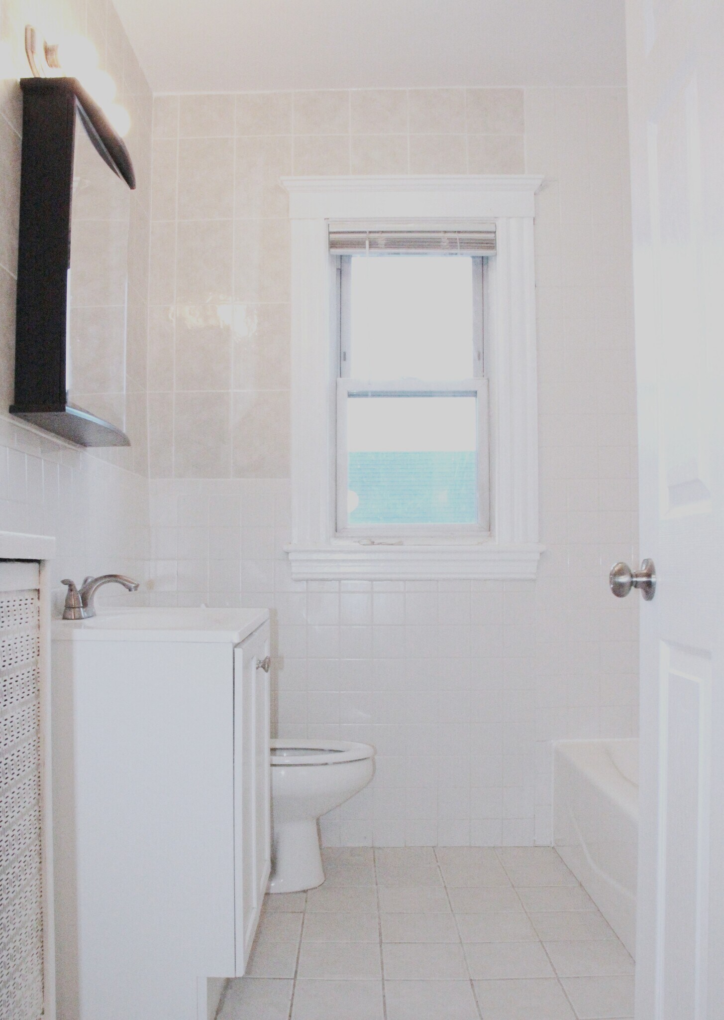 Building Photo - 246 Pearl St