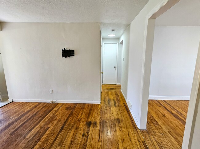 Building Photo - 10816 Highpoint Dr