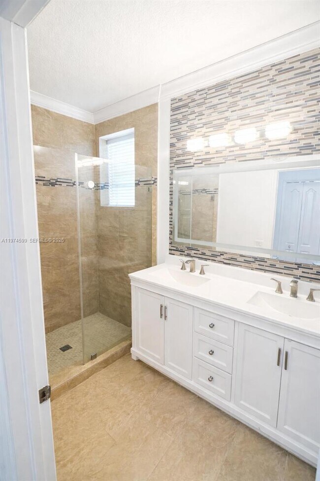 Building Photo - 15029 SW 8th Terrace