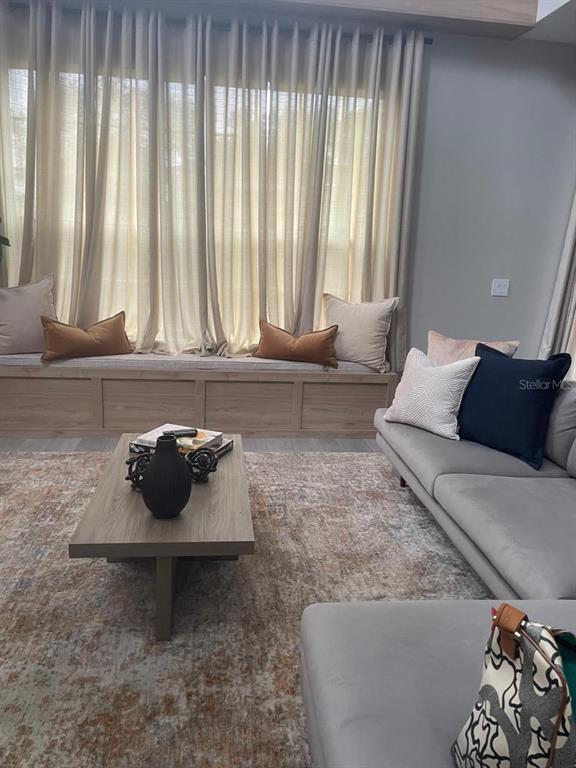 Building Photo - 734 Monroe Cir