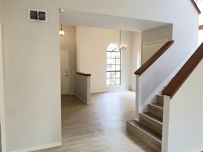 Building Photo - 9315 Bristlebrook Dr