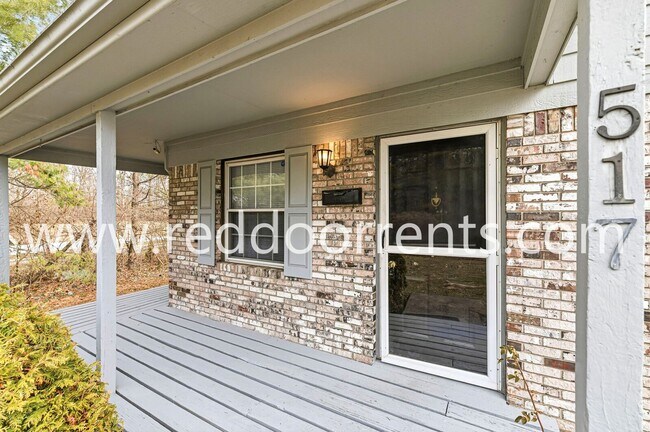 Building Photo - Charming 3-Bedroom Ranch in Plainfield