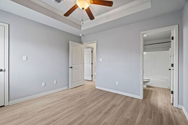 Building Photo - 1118 Springhill Rd