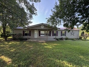Building Photo - Charming Country Living