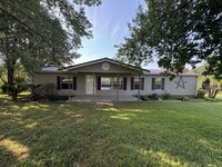 Building Photo - Charming Country Living