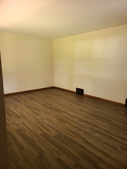 Main Level: Living Room - 217 S Water St