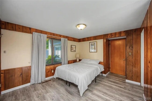 Building Photo - 9326 Rivershore Dr