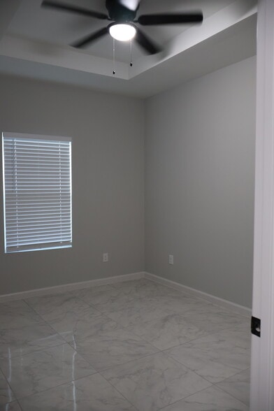 spare bedroom - 1005 Hidden Hills St