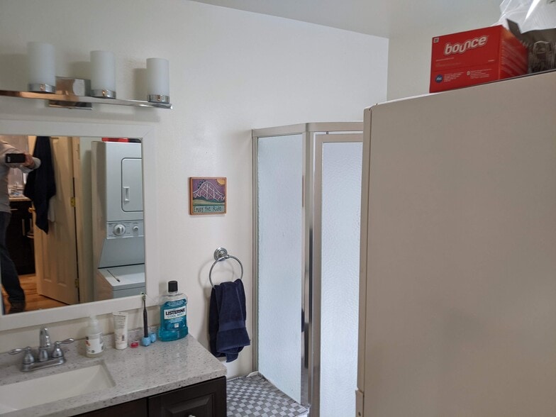 Bathroom with Washer/Dryer - 109 S 22nd St