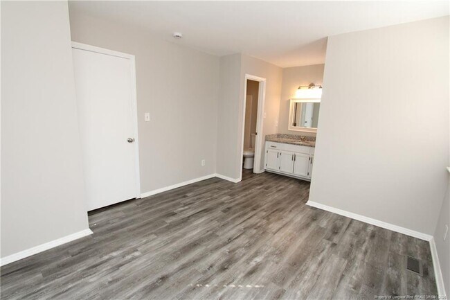 Building Photo - 4901 Coral Ridge Ct