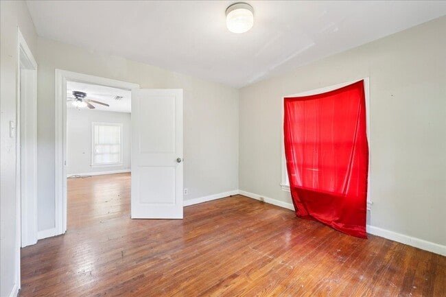 Building Photo - 4020 Ector Ave