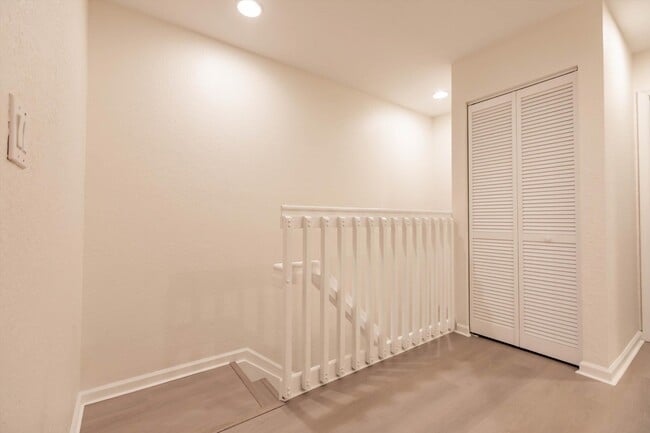 Building Photo - 853 Imperial Lake Rd