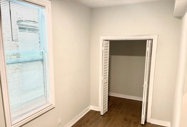 Building Photo - 2729 S Harding Ave