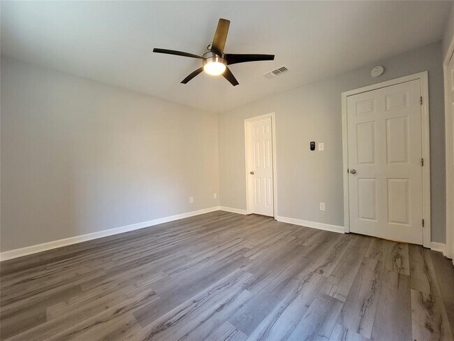 Building Photo - 2903 Catalina Dr