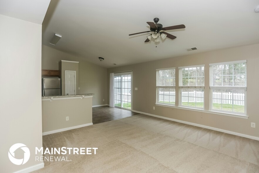 Building Photo - 2152 Mallard Pointe Dr