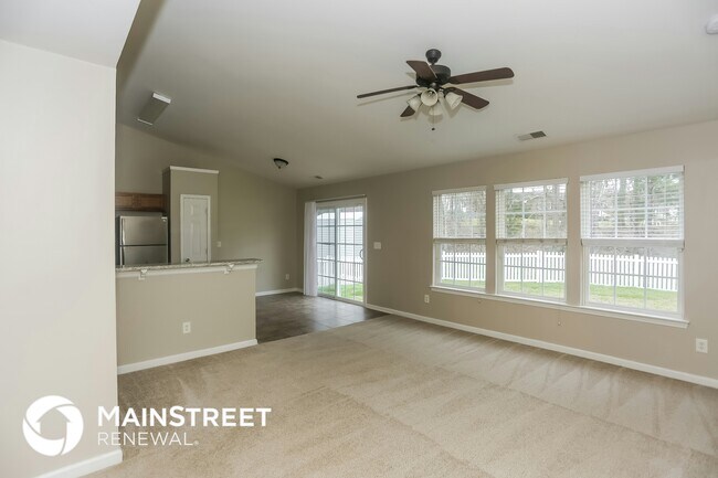 Building Photo - 2152 Mallard Pointe Dr