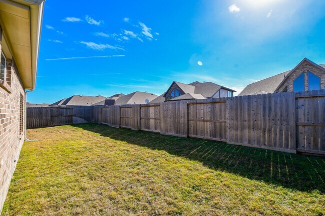Building Photo - 18331 Pedernales Springs Dr