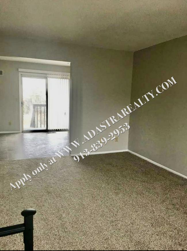 Building Photo - Nice 3 Bed 2 Bath Duplex in Leavenworth-Av...