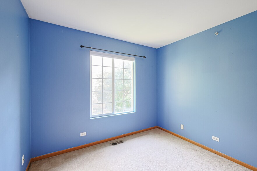 Building Photo - 607 Fox Ridge Dr