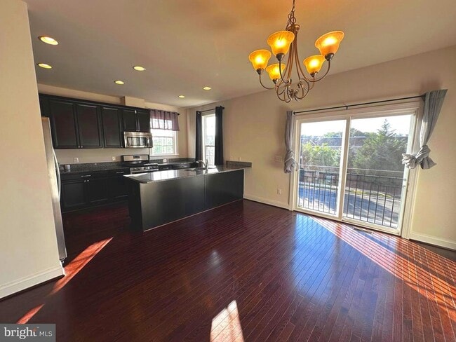 Building Photo - 8862 Orchard Ln
