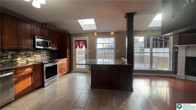 Building Photo - 520 Wild Mint Ln