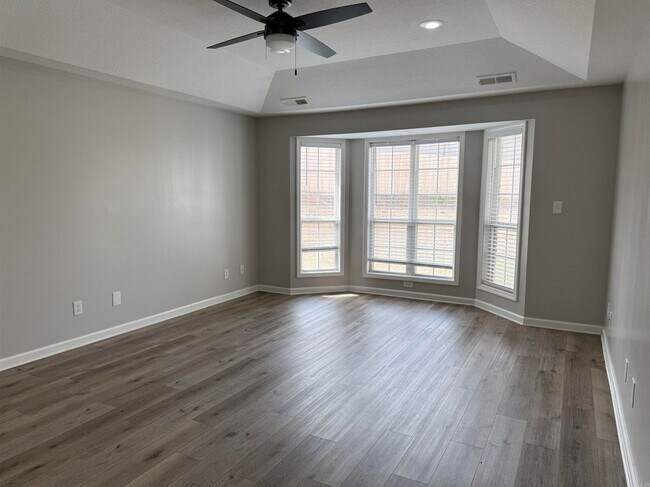 Building Photo - 1 Enclave Cir