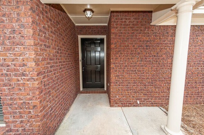 Building Photo - 8740 Lindsey Ln