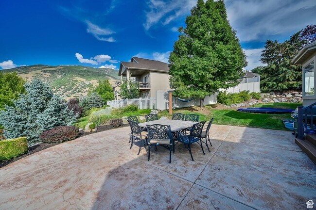 Building Photo - 1693 Crimson Oak Dr