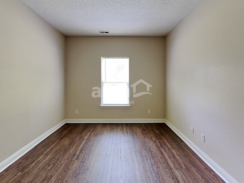 Building Photo - 6737 Amber Springs Way