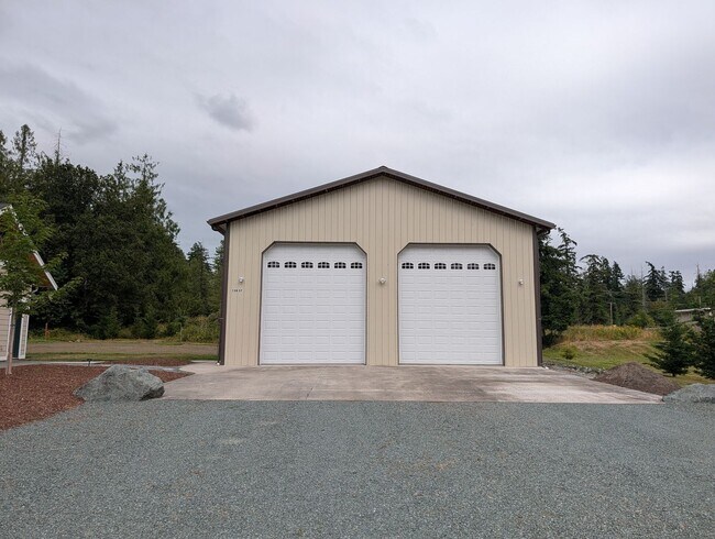 Building Photo - 13837 Bay View Road