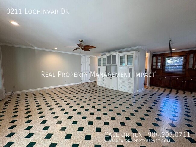 Building Photo - 3211 Lochinvar Dr