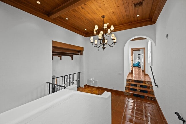 Building Photo - 240 N Ocean Blvd