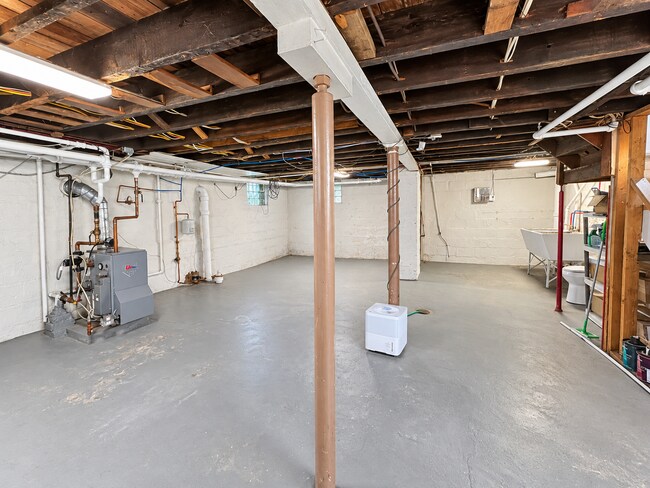 Building Photo - 43 Estella Ave
