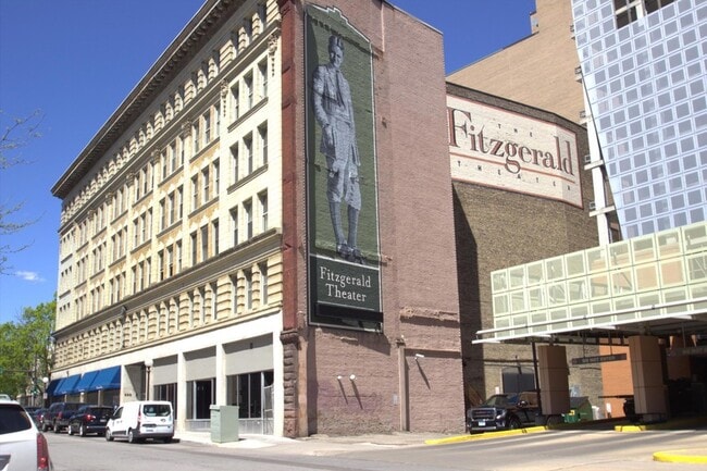 Building Photo - 488 Wabasha St N