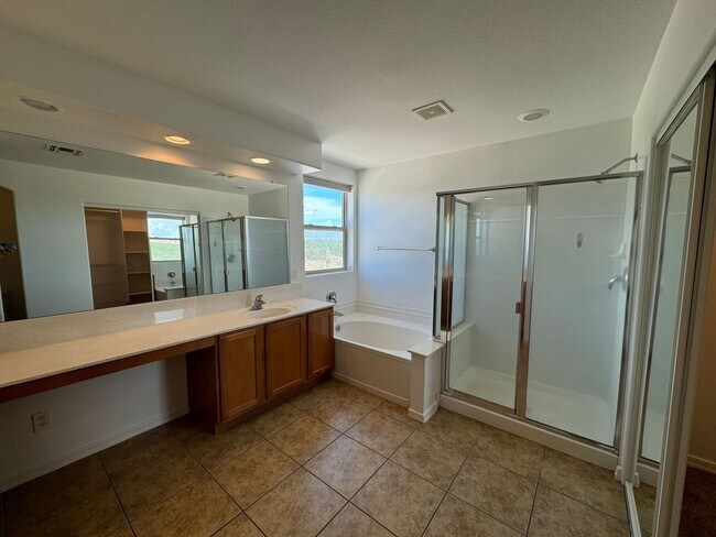 Building Photo - 4 Bedroom - 2.5 Bath - 2485 Sq. Ft - Sahuarita