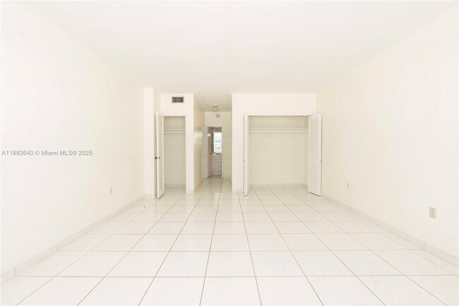 Building Photo - 5825 Collins Ave