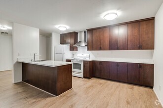 Building Photo - Newly Remodeled 2BD/1.5BA Apartment in Gre...